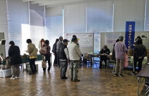 市役所1階ロビー出展の様子