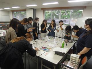 レジン制作の様子