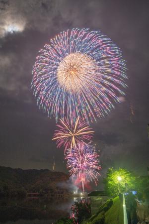 亀山湖での花火の様子