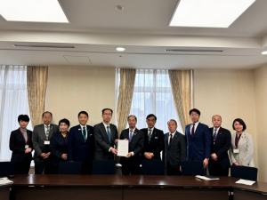文部科学省