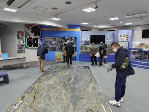 展示の見学