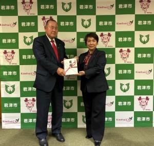 贈呈式の記念写真