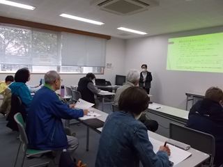 カフェこもれび公開講座の様子