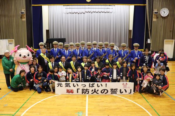 園児との集合写真