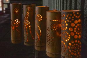 竹灯籠夜灯しの様子