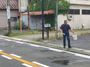 打ち水の様子4