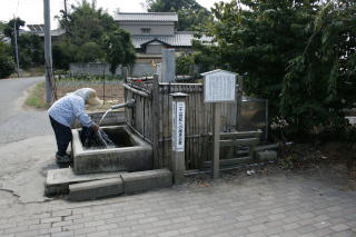 殿の下の井戸