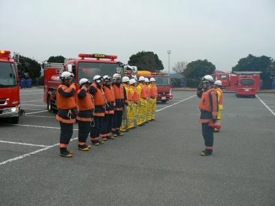 　消防署・消防団による訓練披露