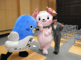 仲良しのうなりくんと千葉テレビのおねえさん♪